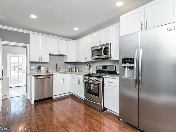 5th image of 1505 Clarkson St