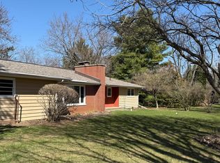 7734 E Rockton Rd, Roscoe, IL 61073