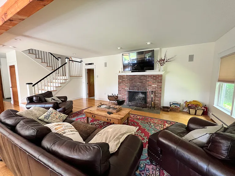 11 Kirkwood Ln — Photo 3