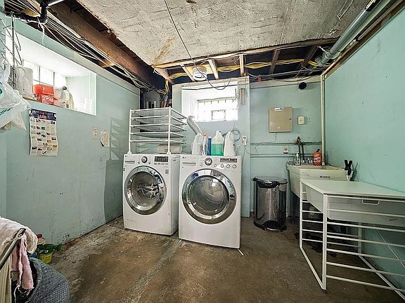 3rd image of 1 Woodcock Ave #1
