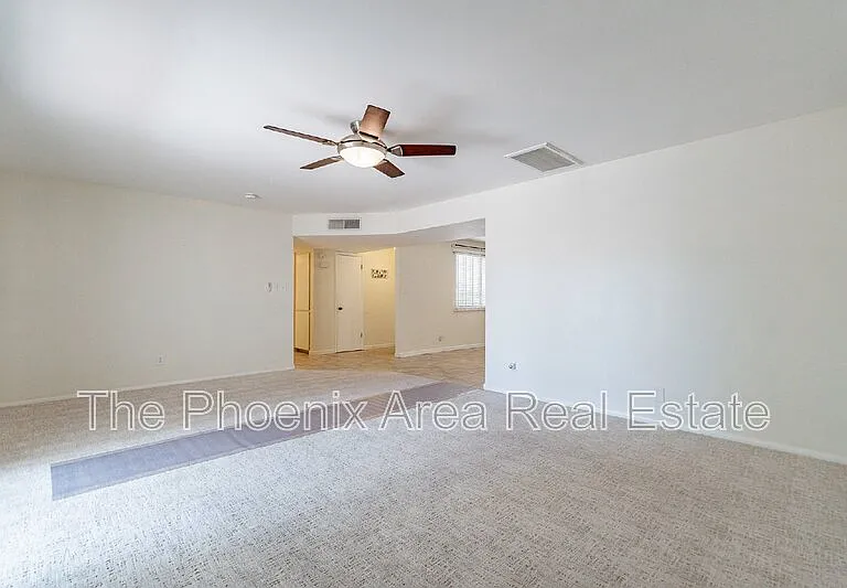 1001 E Campus Dr — Photo 21