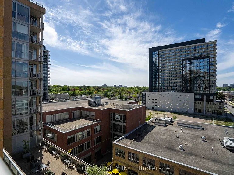 191 King St S #703 — Photo 27