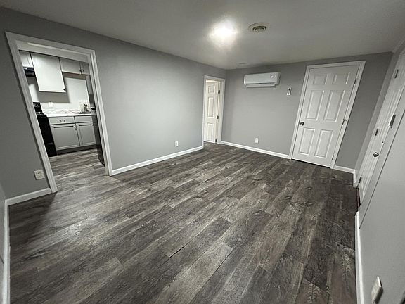 3rd image of 833 E 21st Ave #5E