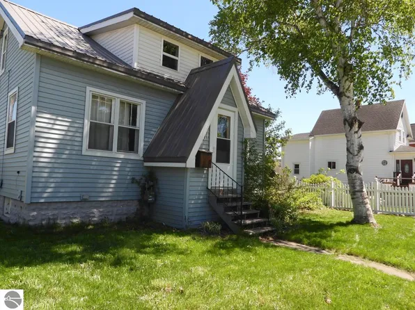 1001 Augusta St, Grayling, MI 49738
