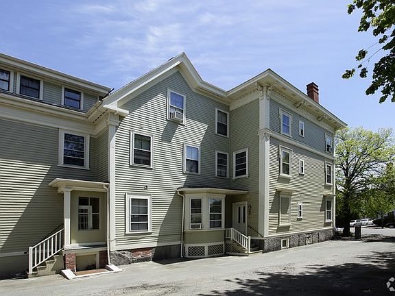 3rd image of 392 Essex St