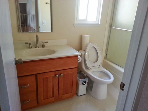 Bathroom (shared with 1 other)