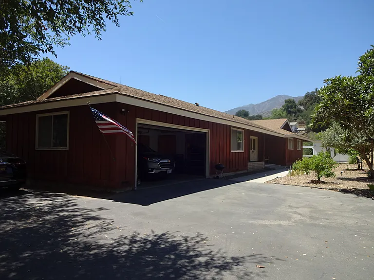 943 Oak Ave — Photo 3