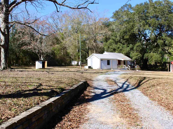 24561 Peavy Ln, Robertsdale, AL 36567