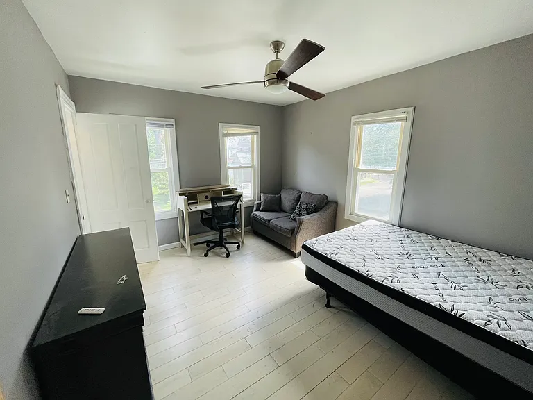 5 Walnut St #1 — Photo 8