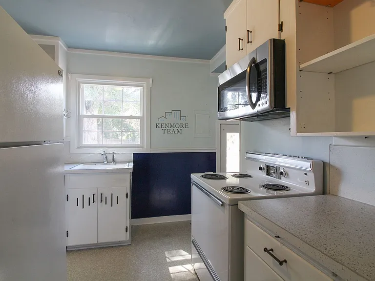 1310 Haupt Ave — Photo 8