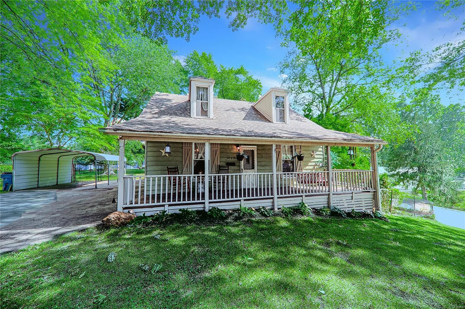 103 W Lincoln St photo 1