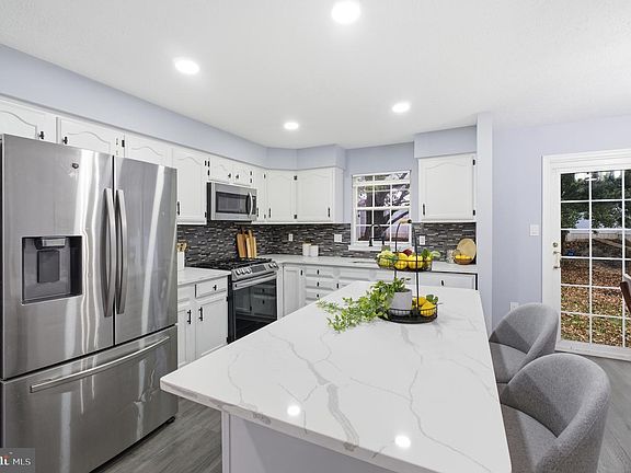 5th image of 28 Sunrise Ct