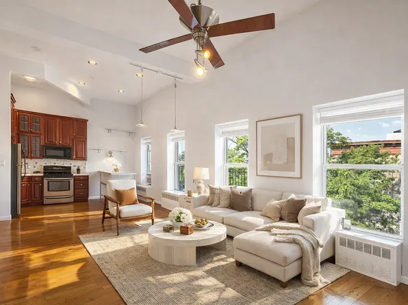 273 Albany Avenue image 1 of 5