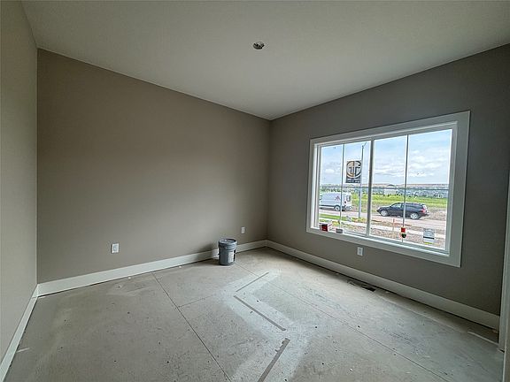 4th image of 415 NW Ryder Dr