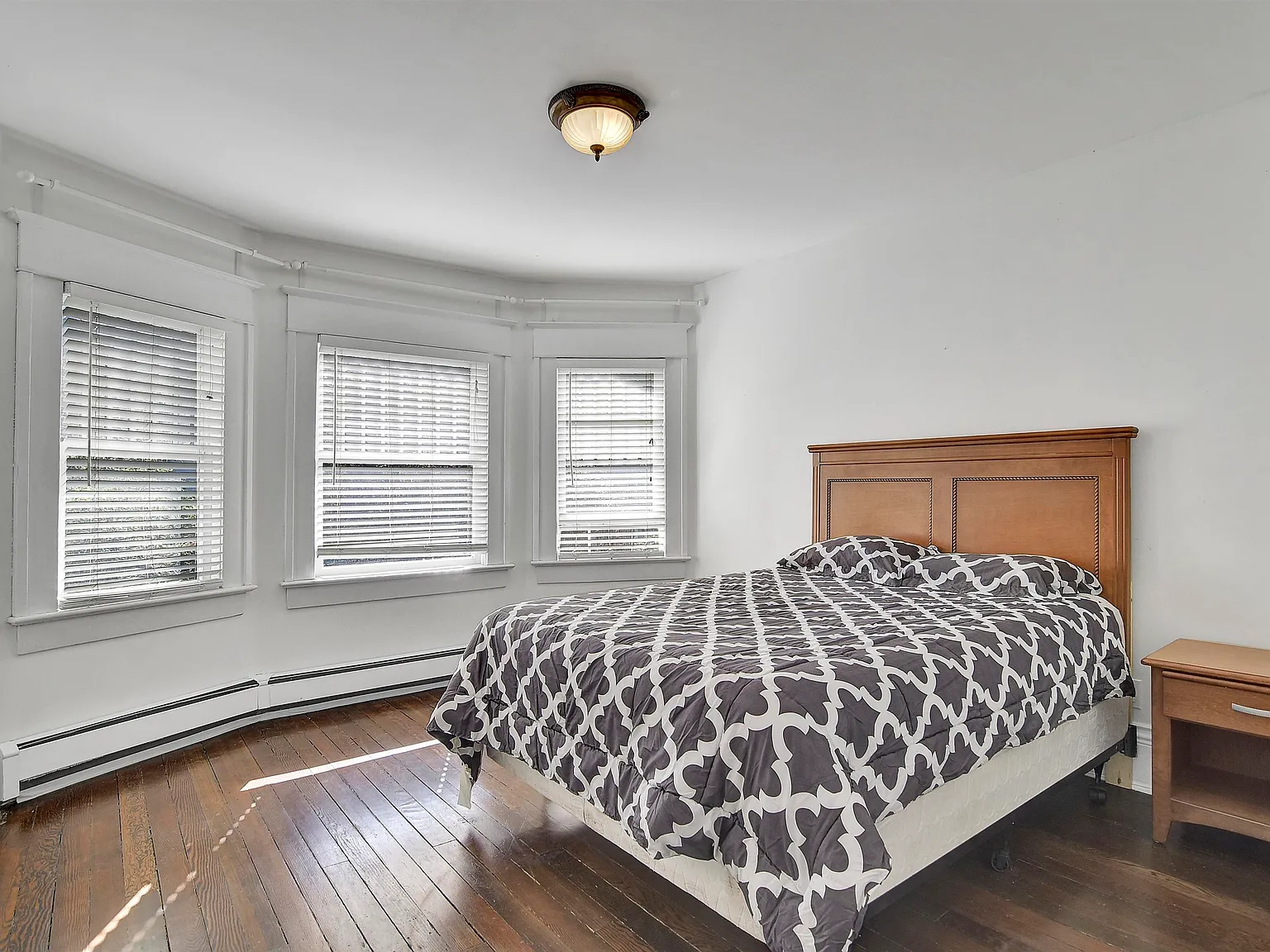 1517 Comox St — Photo 3