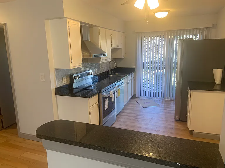 4511 Rogers Rd #B — Photo 14