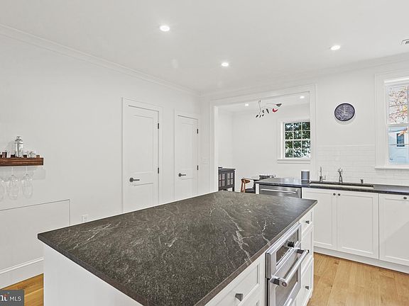 4th image of 1920 35th St NW