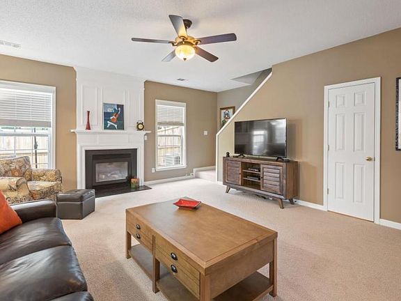 3rd image of 3703 Timbercreek Cir #3703
