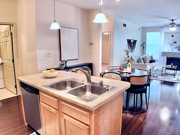 5th image of 10325 Providence Dr Unit 104