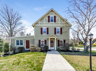 51 Westlake Dr, Valhalla, NY 10595