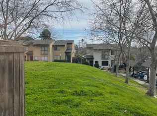 9690 Elmview Dr, Oakland, CA 94603