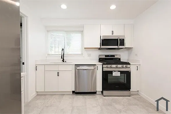 2 bed, $1,950 — Photo 3