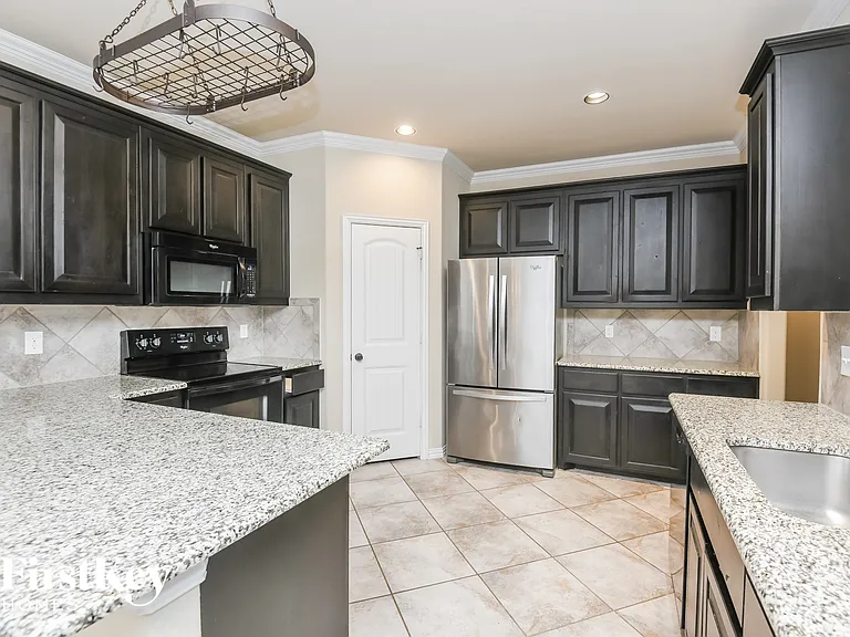 7428 Durness Dr — Photo 7