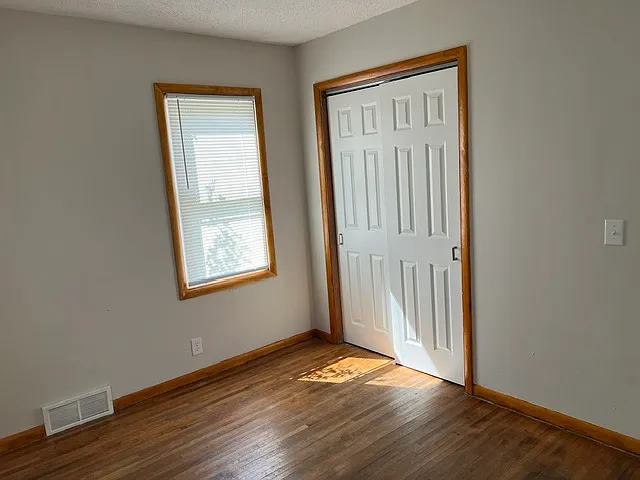 3 bed, 995 sqft, $1,200 — Photo 4