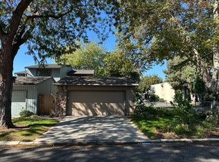 1033 N Camelot Dr, Boise, ID 83704