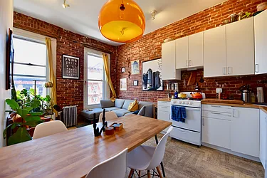 Rented by Nolita Group