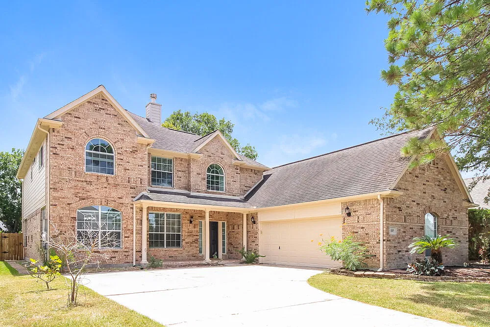 5 bed, 2.5 bath, 3110 sqft, $3,150 — Photo 4