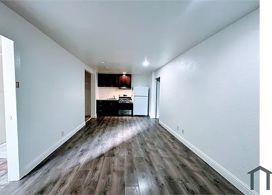 2 bed, 900 sqft, $1,795 — Photo 3