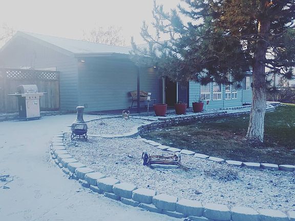 2nd image of 415 Monument Dr