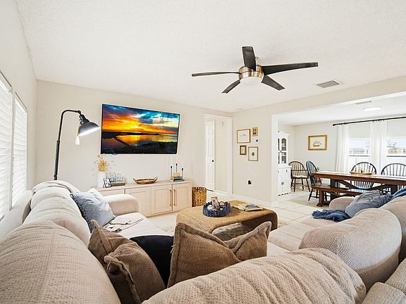 3rd image of 313 Avenue D