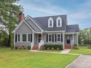 1637 Eastwood Dr, Fuquay Varina, NC 27526