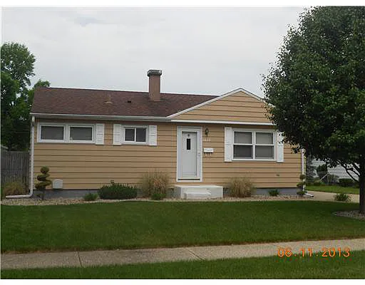 1017 Sussex Dr photo 1