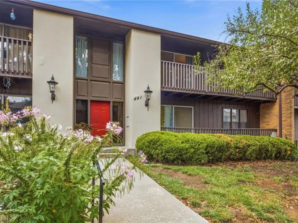 441 W 104th St APT D, Kansas City, MO 64114