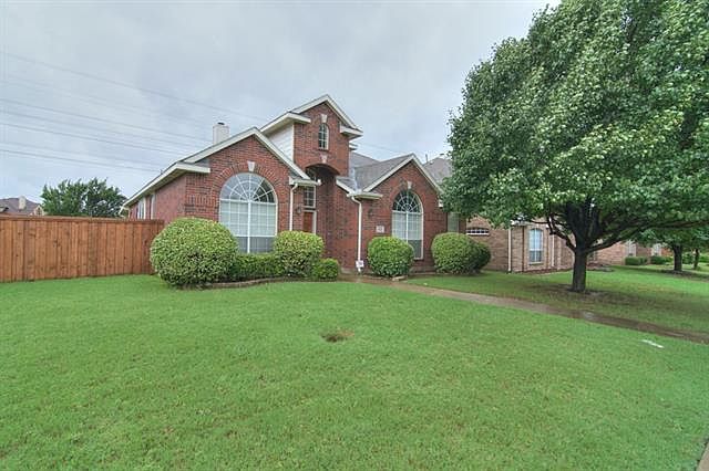1st image of 3428 Bluegrass Dr
