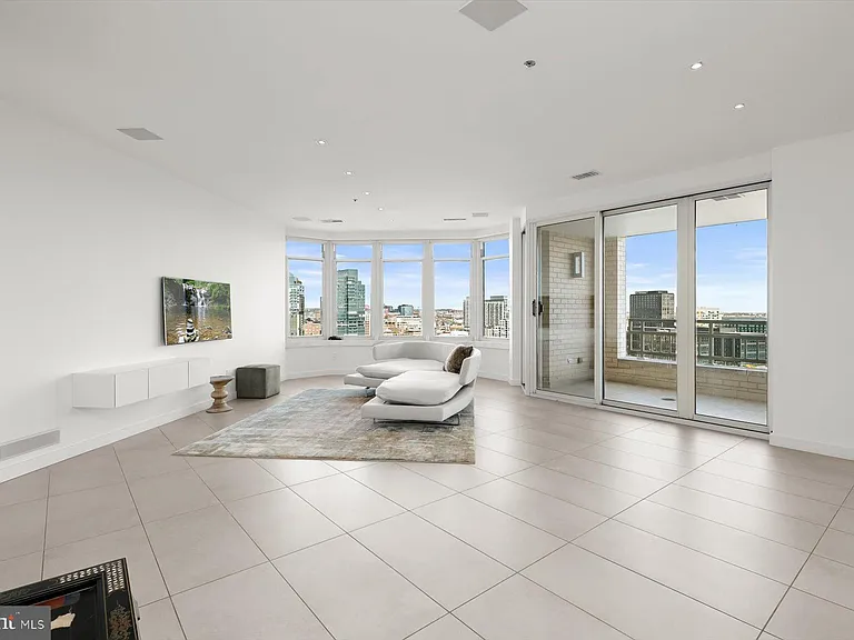 100 Harborview Dr #1901 — Photo 5