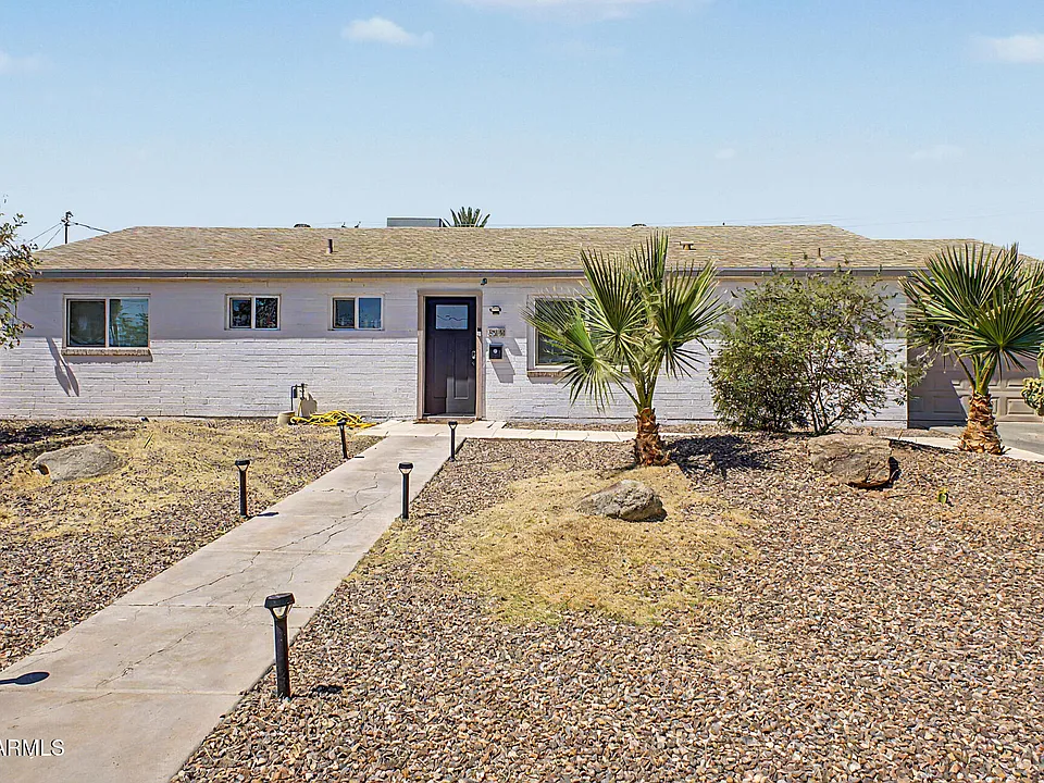 2208 W San Miguel Ave