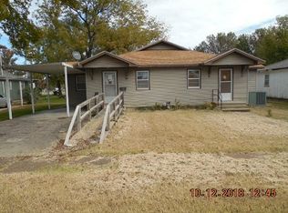 312 N Wilson Ave, Chanute, KS 66720
