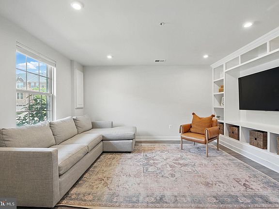 4th image of 5902 Sauerwein Way
