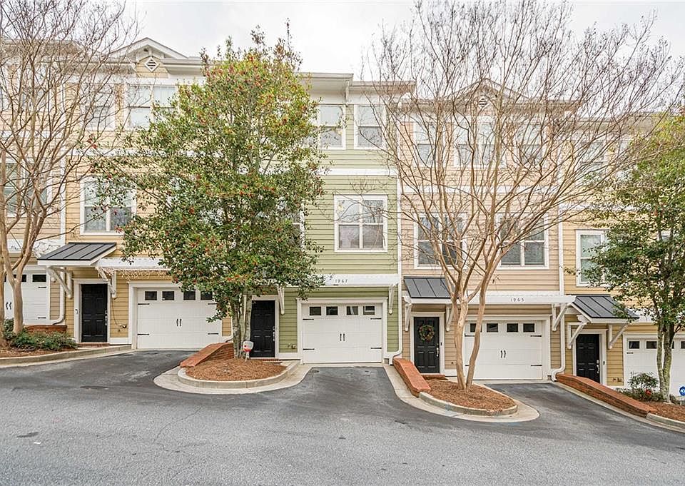 1st image of 1967 Sterling Oaks Cir NE