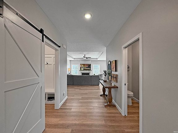 3rd image of 1711 Twin Lakes Cir