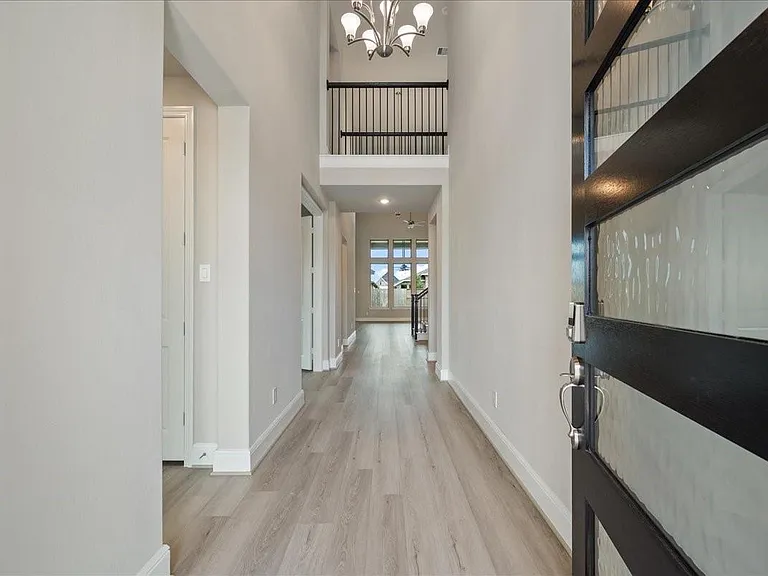 7523 Mariposa Way — Photo 5