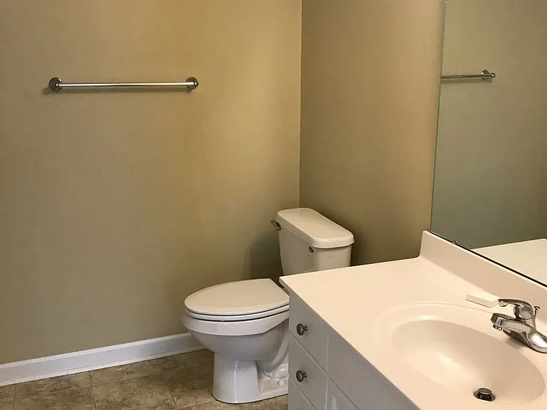125 Keswick Ln — Photo 7