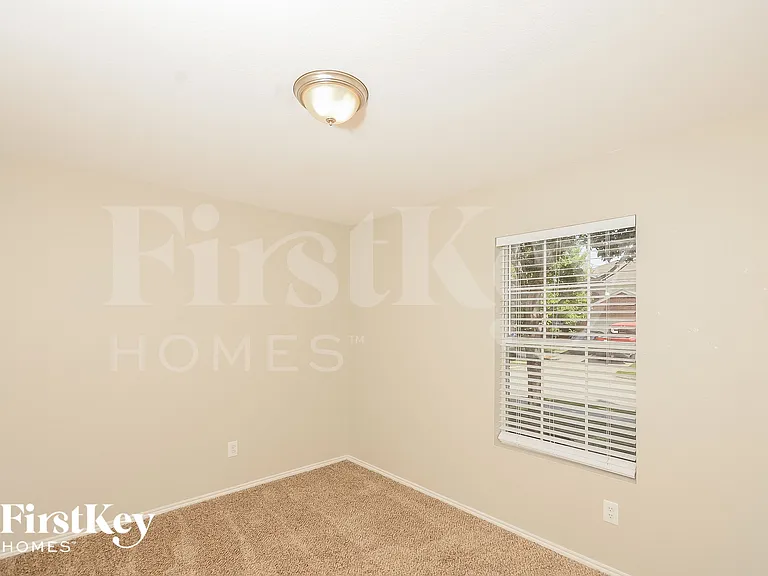 1207 Bellevue Dr — Photo 13