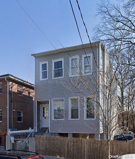 1st image of 1450 Oakley St