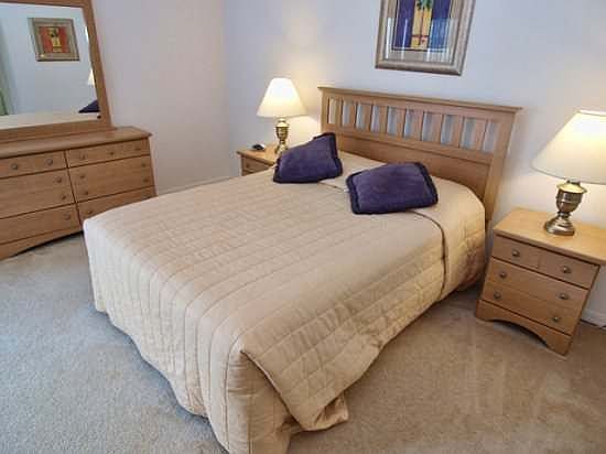 HG4P240K-Queen-Master-Bedroom