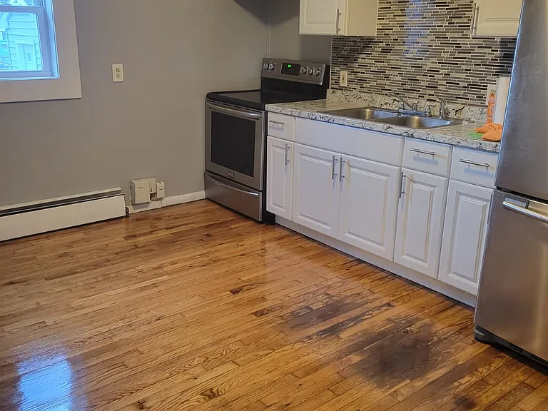 116 Roberts St #B — Photo 6